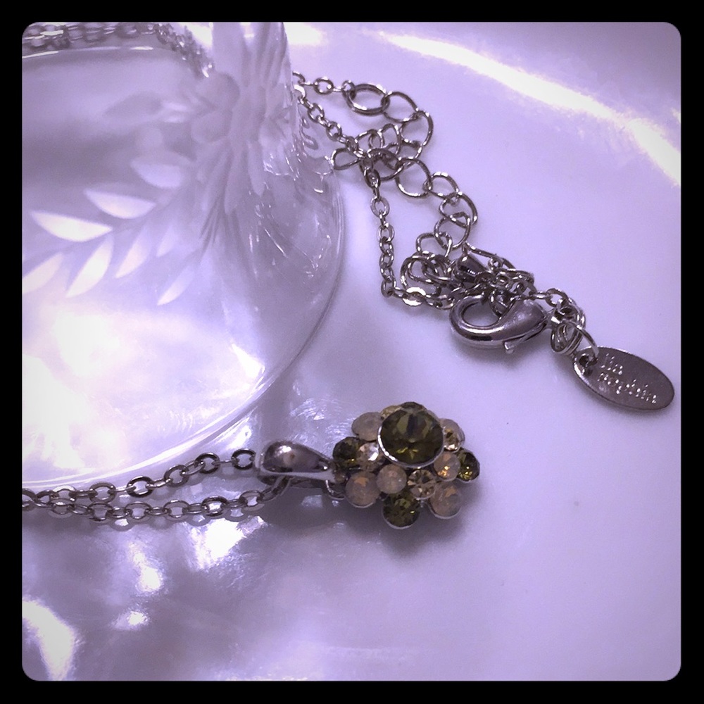 Lia Sophia Silvertone Chain w/RhinestoneFlowerPend